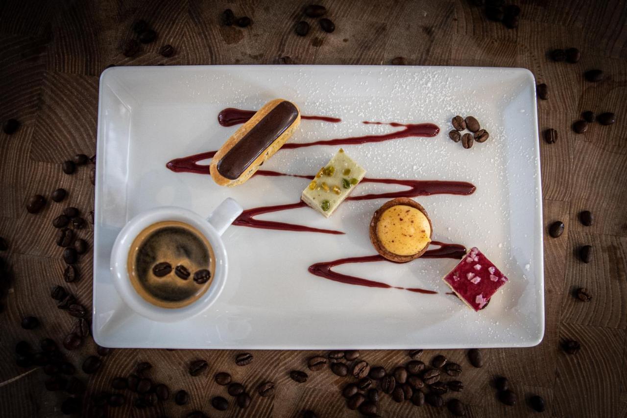 The Oak House Hotel Axbridge Exterior photo A coffee and dessert plate