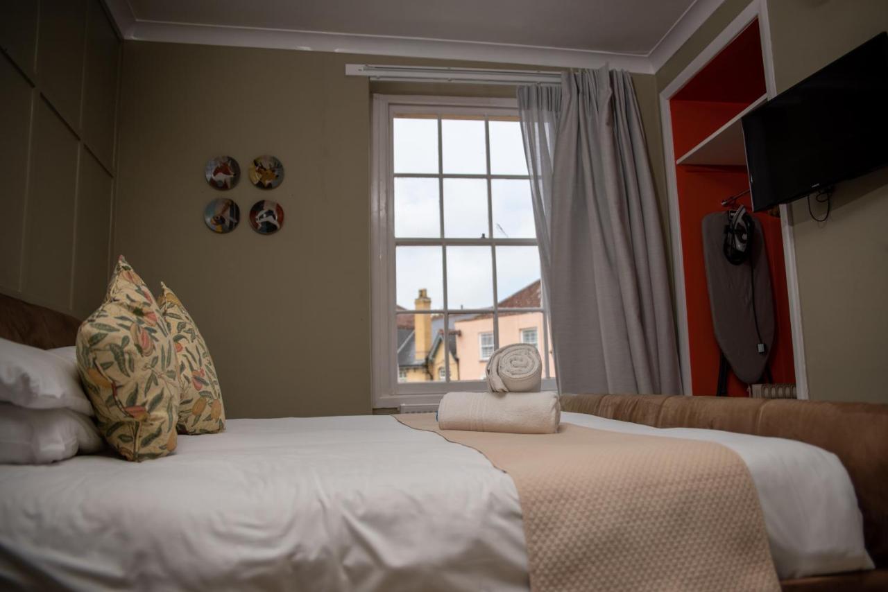 The Oak House Hotel Axbridge Exterior photo A room at the hotel