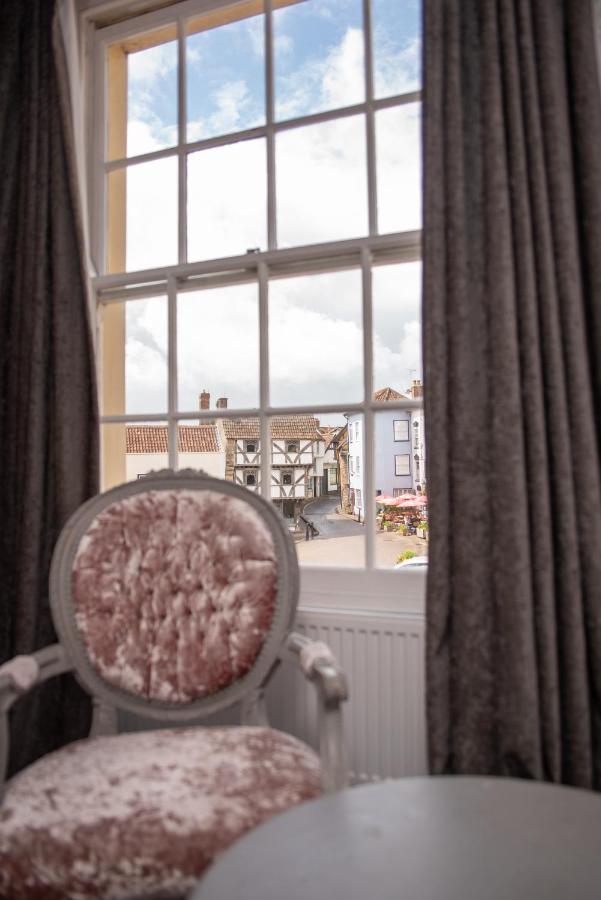 The Oak House Hotel Axbridge Exterior photo The view from the window of the room where the body of the murdered woman was found